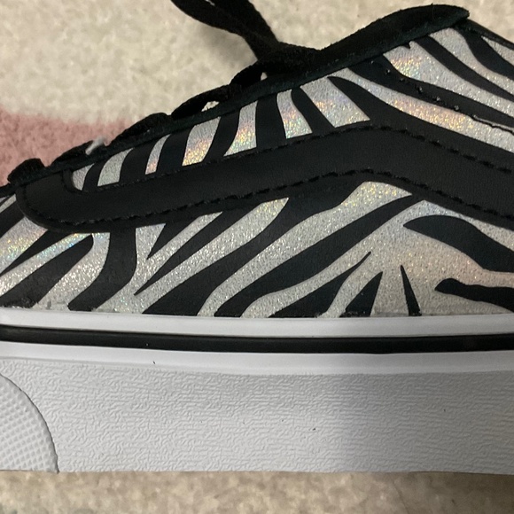 Women’s Ward Metallic Zebra Vans Size 8 BNIB - Picture 6 of 13